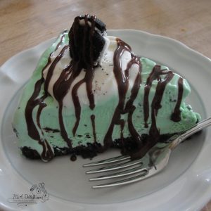 Easy and Yummy Green Mint Ice-cream pie with Oreo Crust